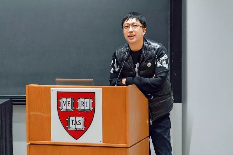 Mr. Yu Zheng, shared on the cultural mission of dramas at the Harvard College China Forum